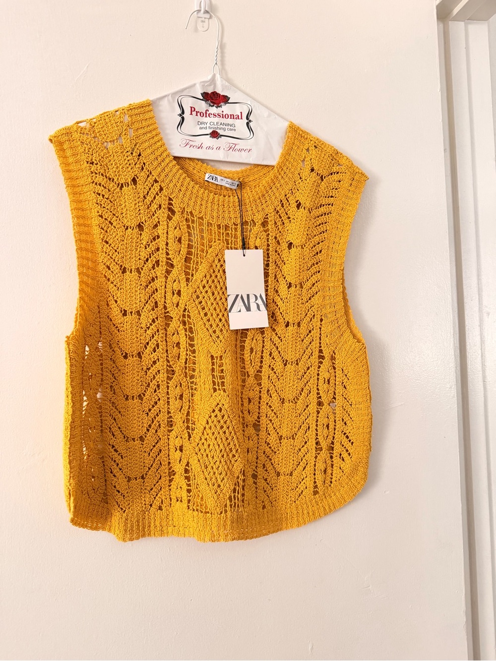 ZARA Yellow Open-Knit Sleeveless Sweater to